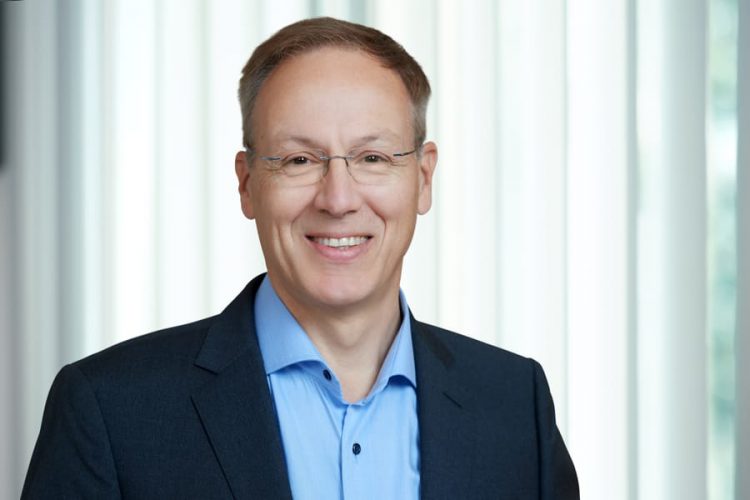 Dr. Stefan Zickenheiner